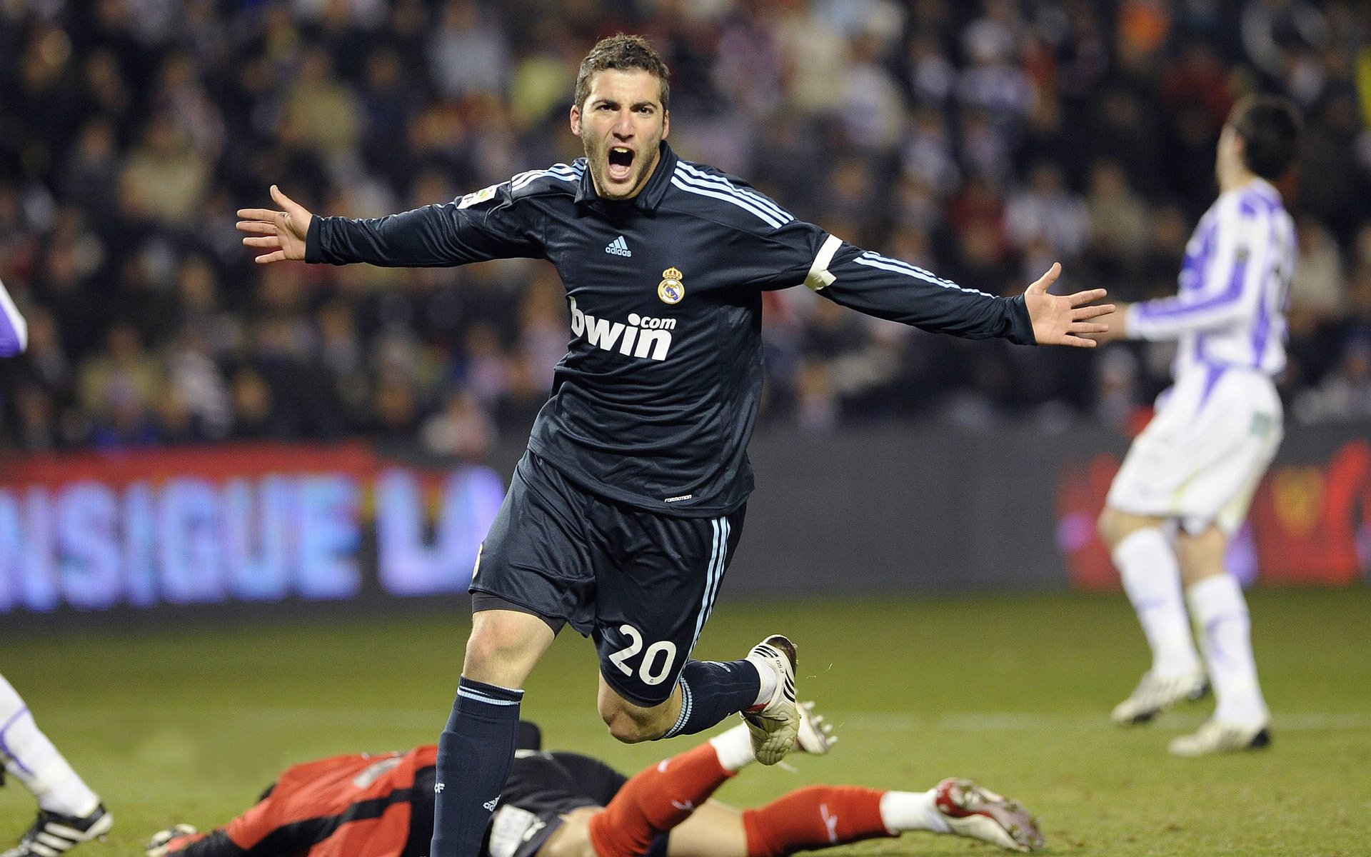 姆巴佩赛事官方发布爆冷新规，独行侠争议不断！